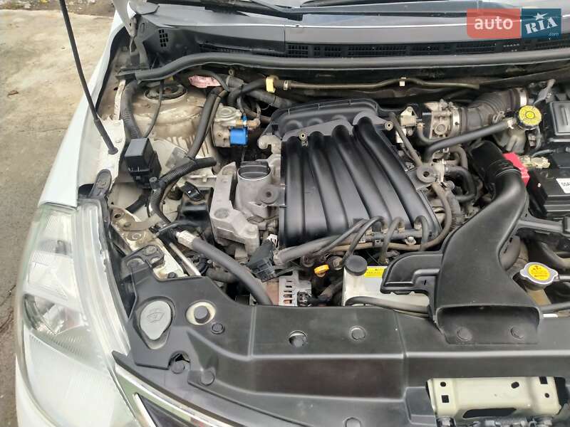 Хетчбек Nissan TIIDA 2013 в Одесі