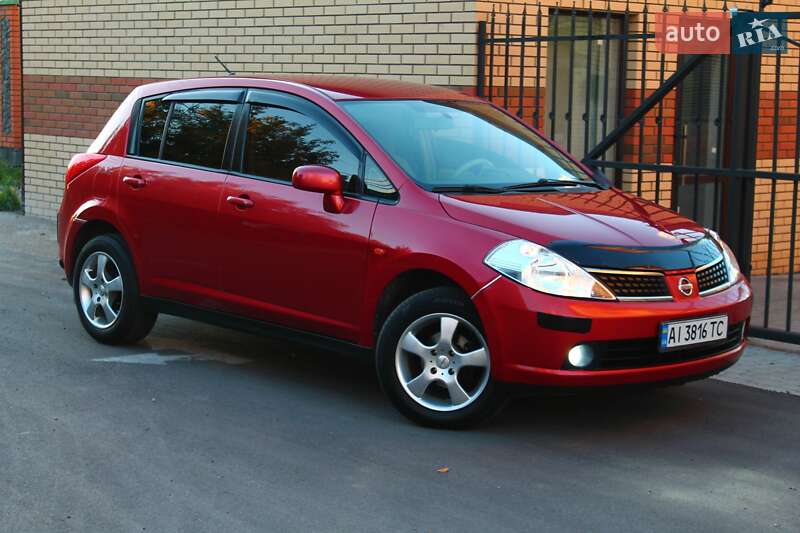 Nissan TIIDA 2008