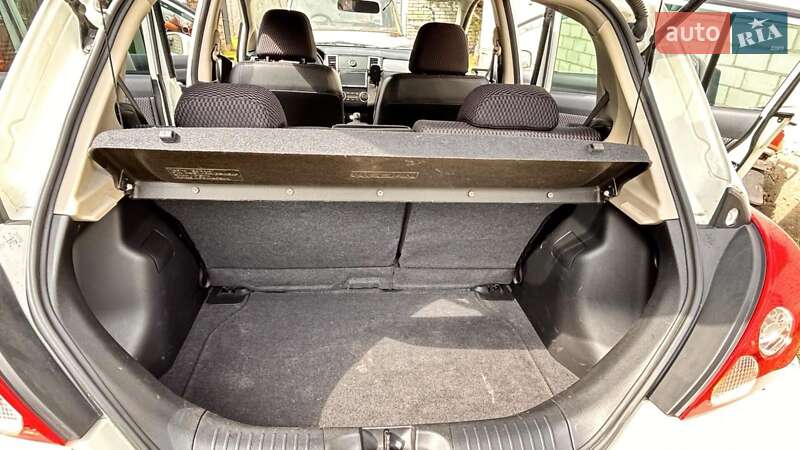 Хэтчбек Nissan TIIDA 2012 в Киеве фото 14 Хэтчбек Nissan TIIDA 2012 в Киеве