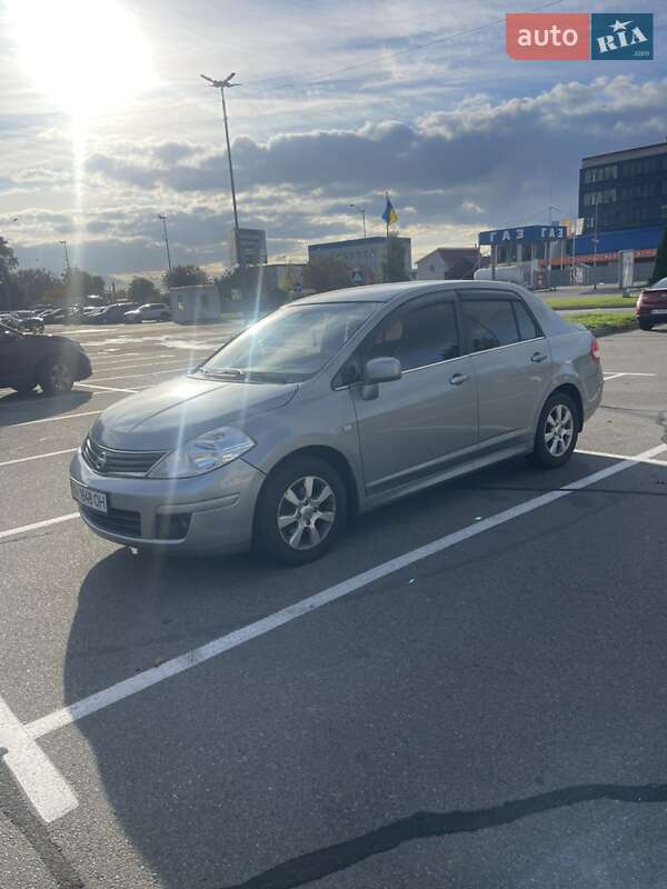 Седан Nissan TIIDA 2011 в Киеве фото 4 Седан Nissan TIIDA 2011 в Киеве