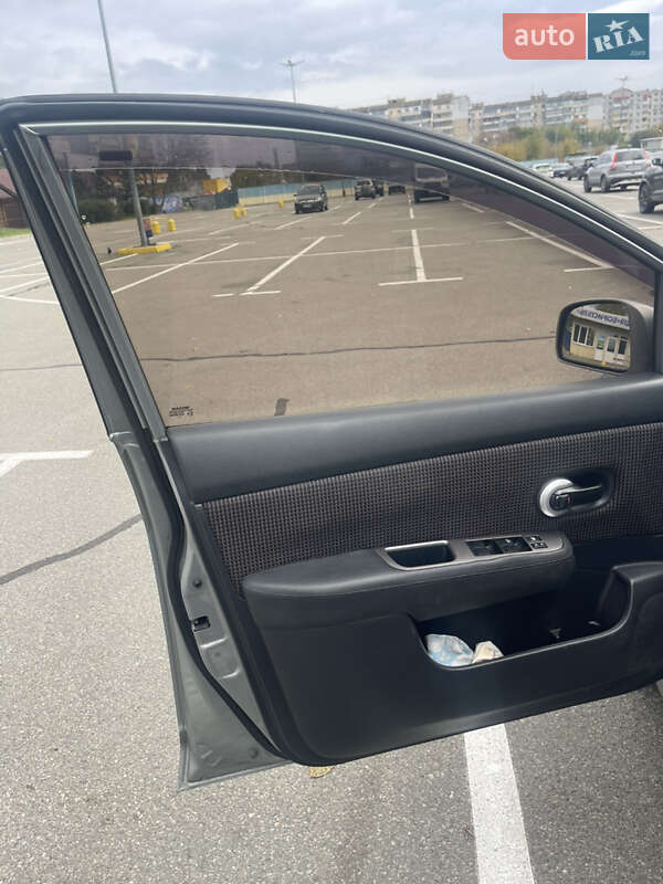 Седан Nissan TIIDA 2011 в Киеве фото 16 Седан Nissan TIIDA 2011 в Киеве
