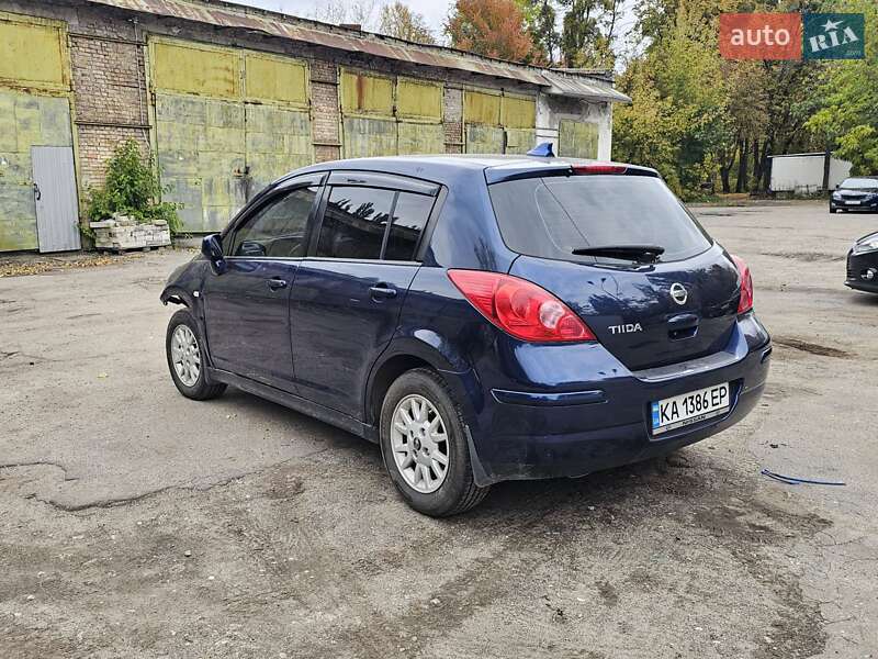 Хэтчбек Nissan TIIDA 2007 в Киеве