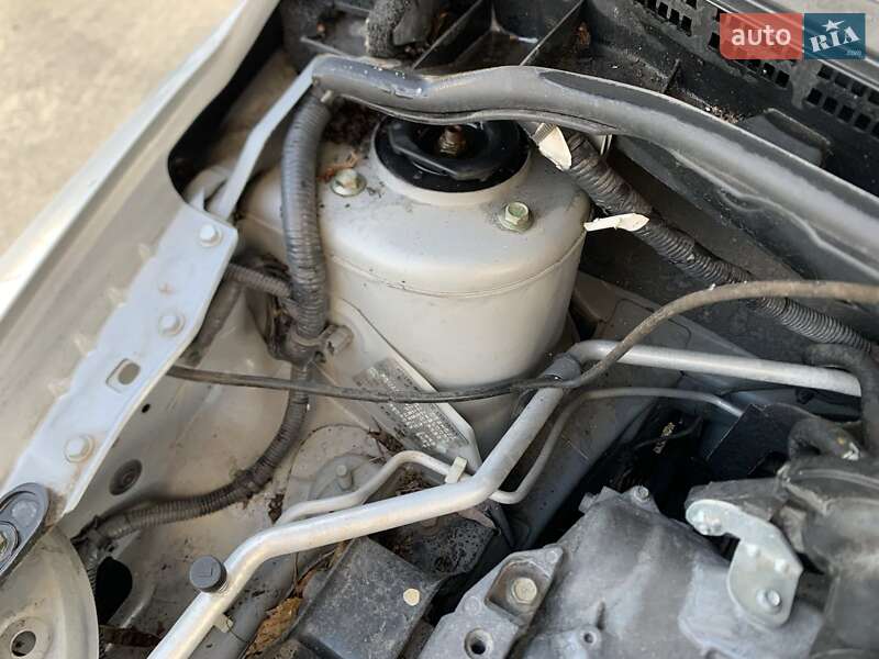 Хэтчбек Nissan TIIDA 2010 в Киеве фото 12 Хэтчбек Nissan TIIDA 2010 в Киеве