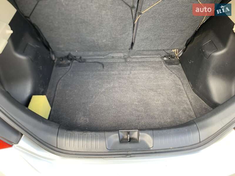 Хэтчбек Nissan TIIDA 2010 в Киеве фото 15 Хэтчбек Nissan TIIDA 2010 в Киеве