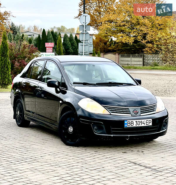Седан Nissan TIIDA 2010 в Самборе