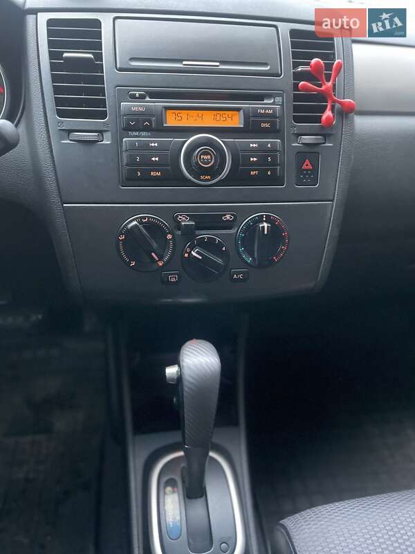 Хэтчбек Nissan TIIDA 2008 в Чернигове