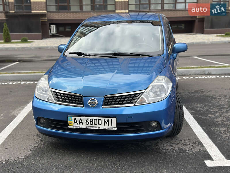 Nissan TIIDA 2008