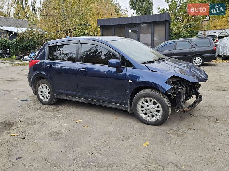 Хетчбек Nissan TIIDA 2007 в Києві фото 15 Хетчбек Nissan TIIDA 2007 в Києві