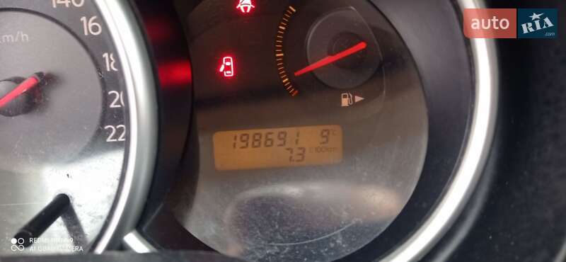 Хэтчбек Nissan TIIDA 2008 в Виннице