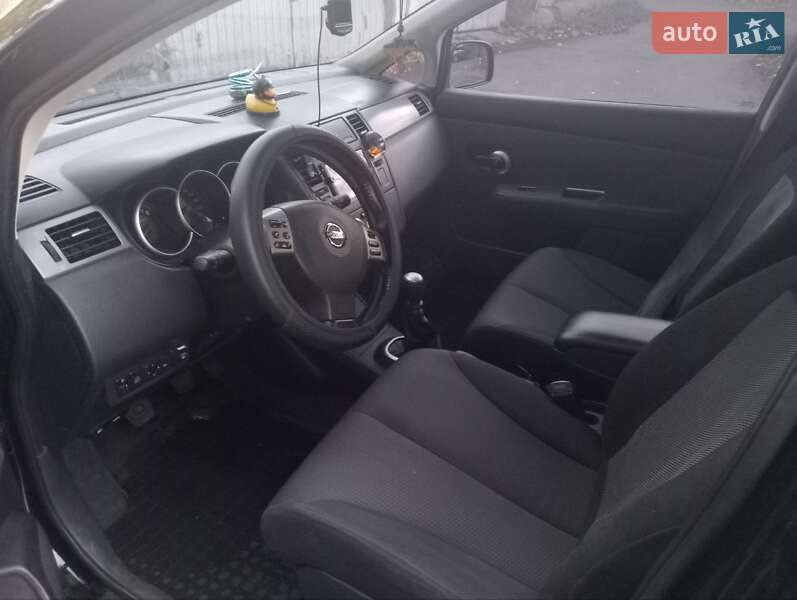 Хэтчбек Nissan TIIDA 2007 в Одессе