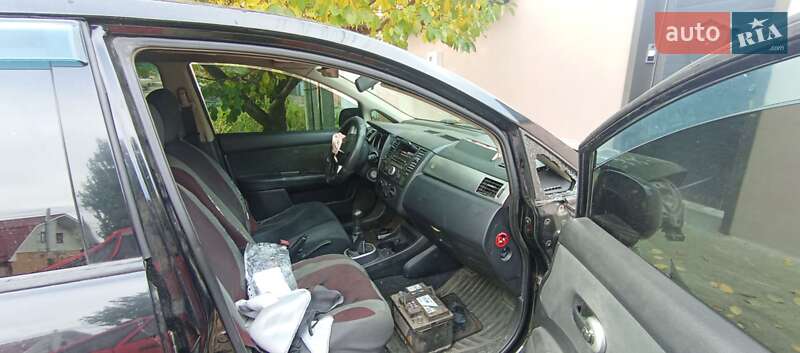 Хэтчбек Nissan TIIDA 2013 в Сумах