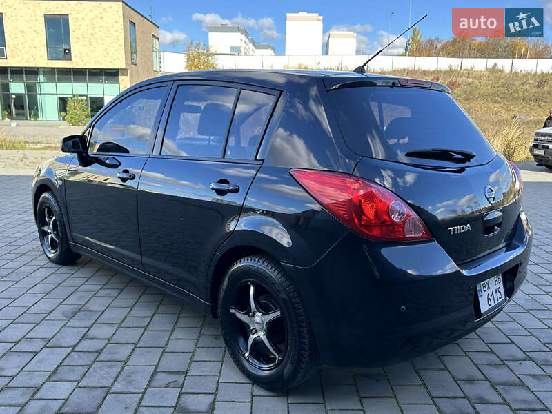 Хетчбек Nissan TIIDA 2008 в Хмельницькому