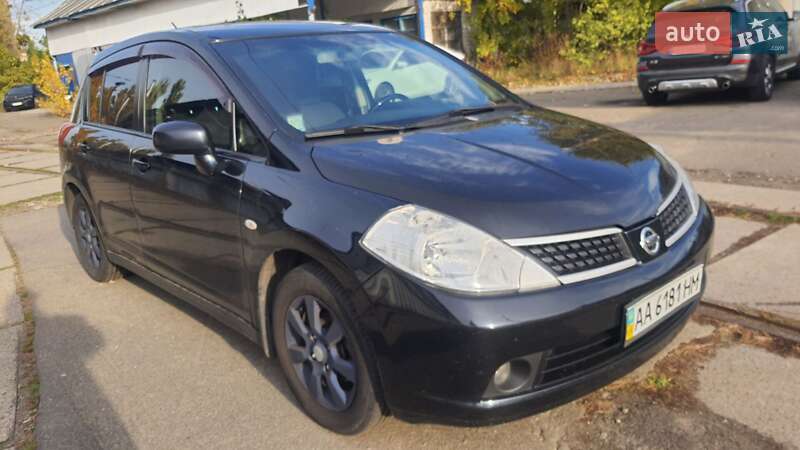 Хэтчбек Nissan TIIDA 2008 в Киеве