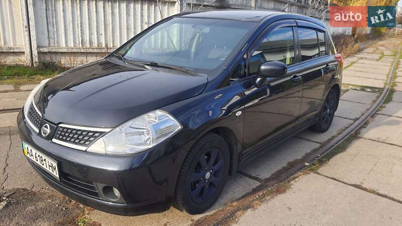 Хэтчбек Nissan TIIDA 2008 в Киеве