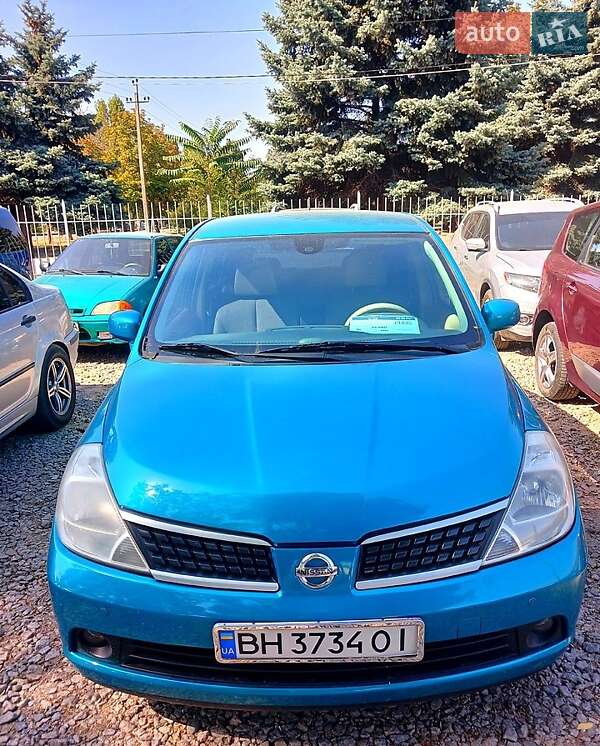 Хэтчбек Nissan TIIDA 2006 в Новой Одессе