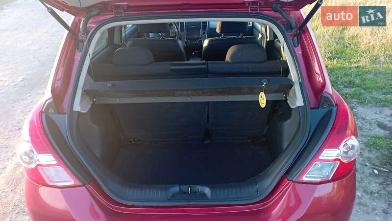 Хетчбек Nissan TIIDA 2010 в Миколаєві