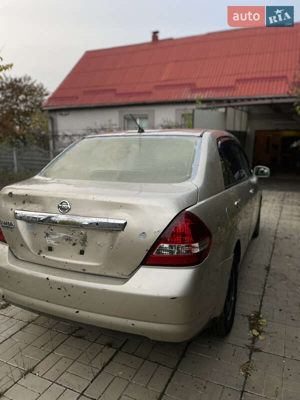 Седан Nissan TIIDA 2011 в Дружковке