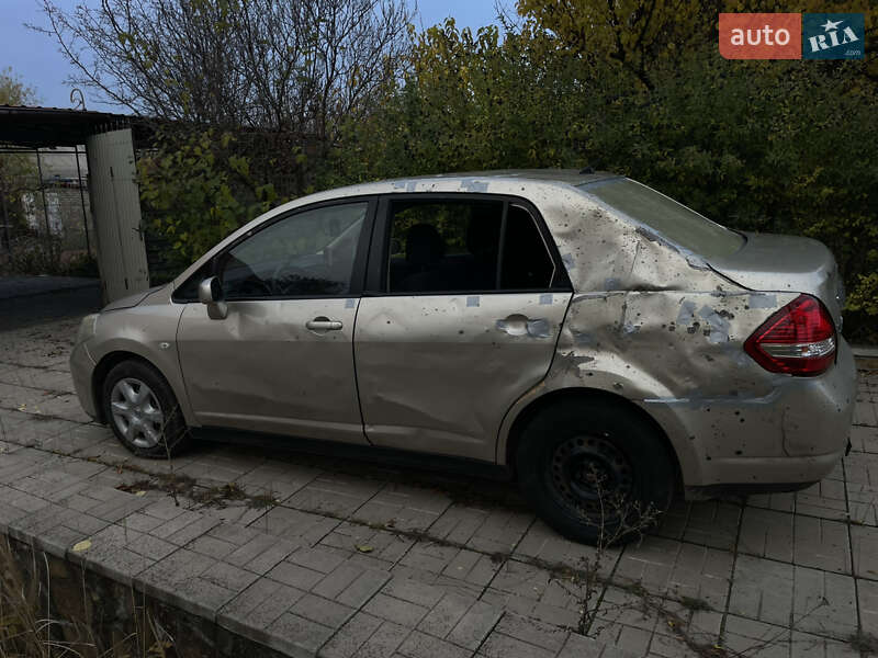 Седан Nissan TIIDA 2011 в Дружковке