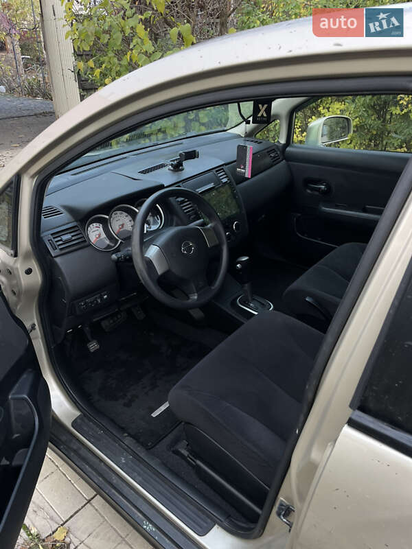 Седан Nissan TIIDA 2011 в Дружковке