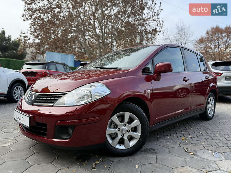 Хэтчбек Nissan TIIDA 2008 в Одессе