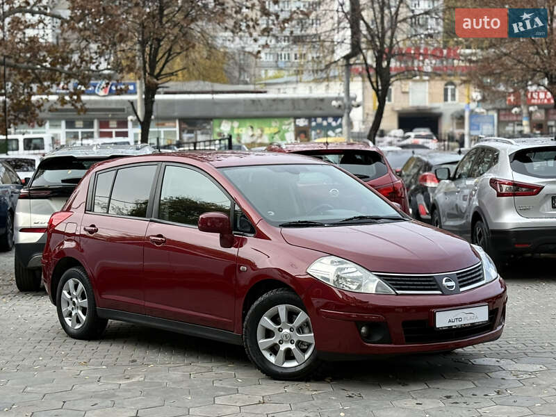 Хэтчбек Nissan TIIDA 2008 в Одессе