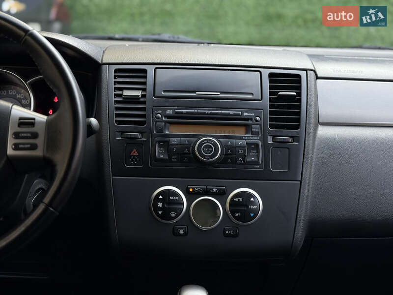 Хэтчбек Nissan TIIDA 2008 в Одессе