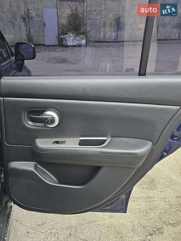 Хетчбек Nissan TIIDA 2007 в Києві