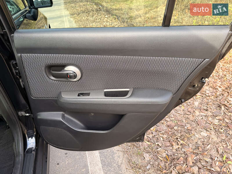 Хэтчбек Nissan TIIDA 2011 в Киеве фото 28 Хэтчбек Nissan TIIDA 2011 в Киеве