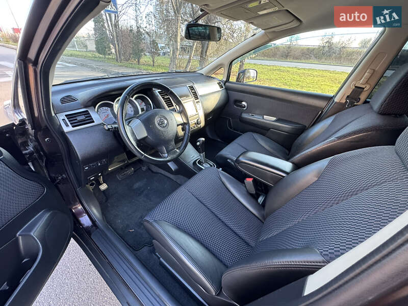 Хэтчбек Nissan TIIDA 2011 в Киеве