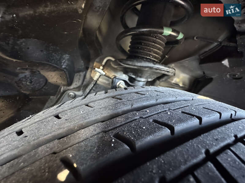 Хэтчбек Nissan TIIDA 2010 в Киеве