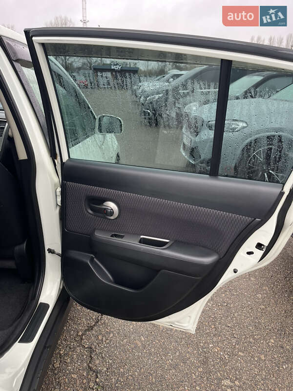 Хэтчбек Nissan TIIDA 2010 в Белой Церкви