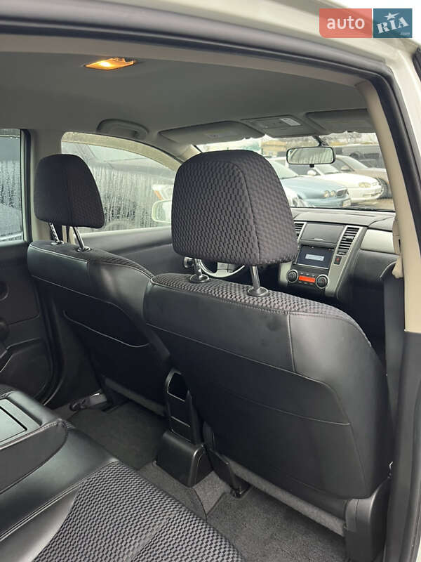 Хэтчбек Nissan TIIDA 2010 в Белой Церкви