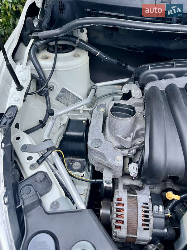 Хэтчбек Nissan TIIDA 2010 в Белой Церкви