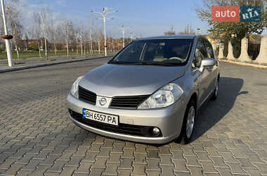 Хэтчбек Nissan TIIDA 2007 в Измаиле