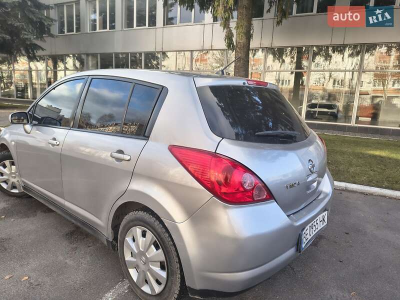 Хэтчбек Nissan TIIDA 2008 в Тернополе