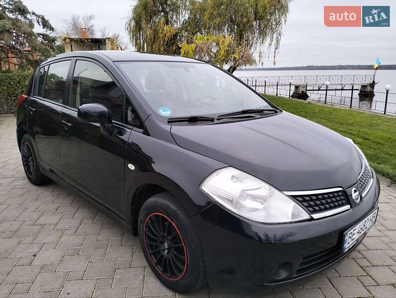 Хэтчбек Nissan TIIDA 2008 в Николаеве