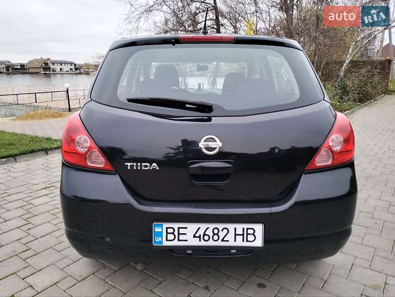 Хэтчбек Nissan TIIDA 2008 в Николаеве