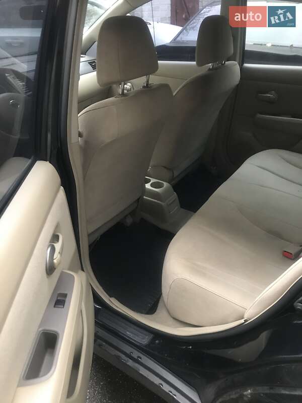 Седан Nissan TIIDA 2007 в Киеве