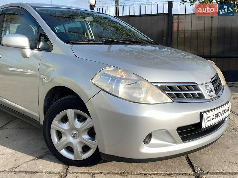 Хэтчбек Nissan TIIDA 2010 в Киеве фото 4 Хэтчбек Nissan TIIDA 2010 в Киеве