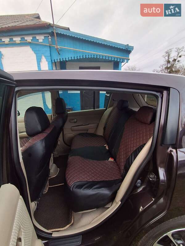 Хэтчбек Nissan TIIDA 2011 в Звенигородке