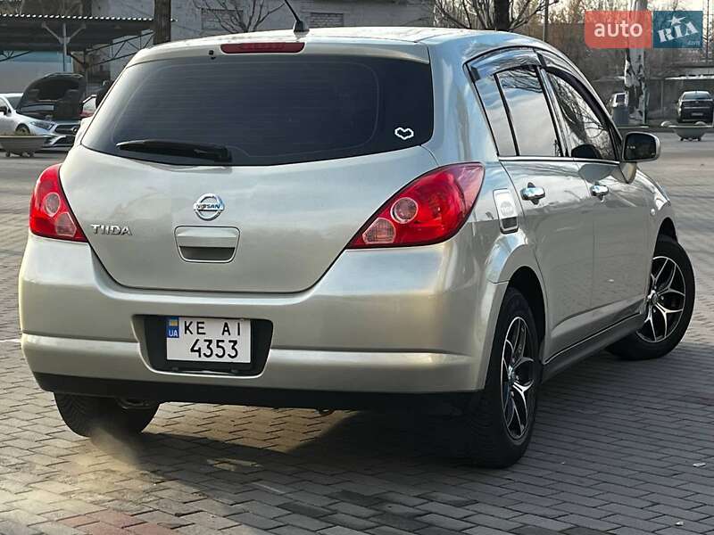 Хэтчбек Nissan TIIDA 2008 в Днепре