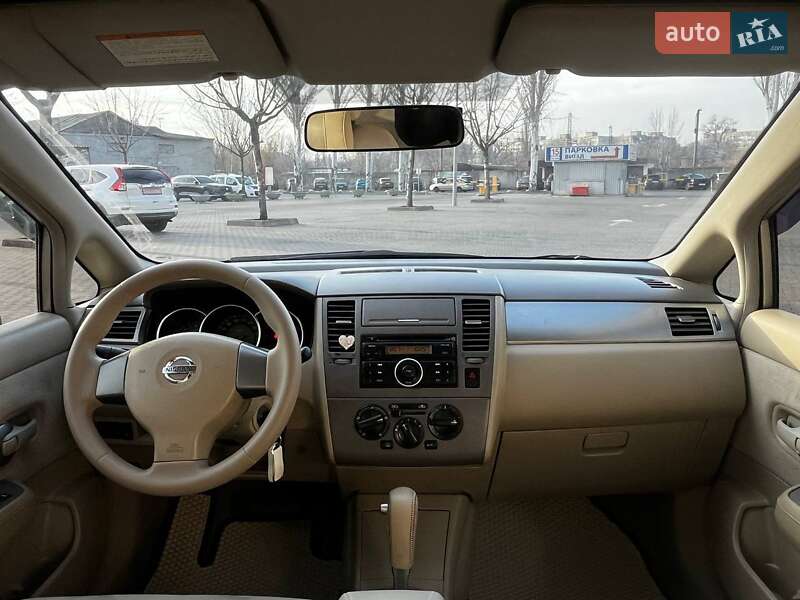 Хэтчбек Nissan TIIDA 2008 в Днепре