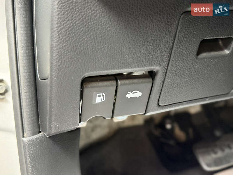 Хэтчбек Nissan TIIDA 2008 в Одессе