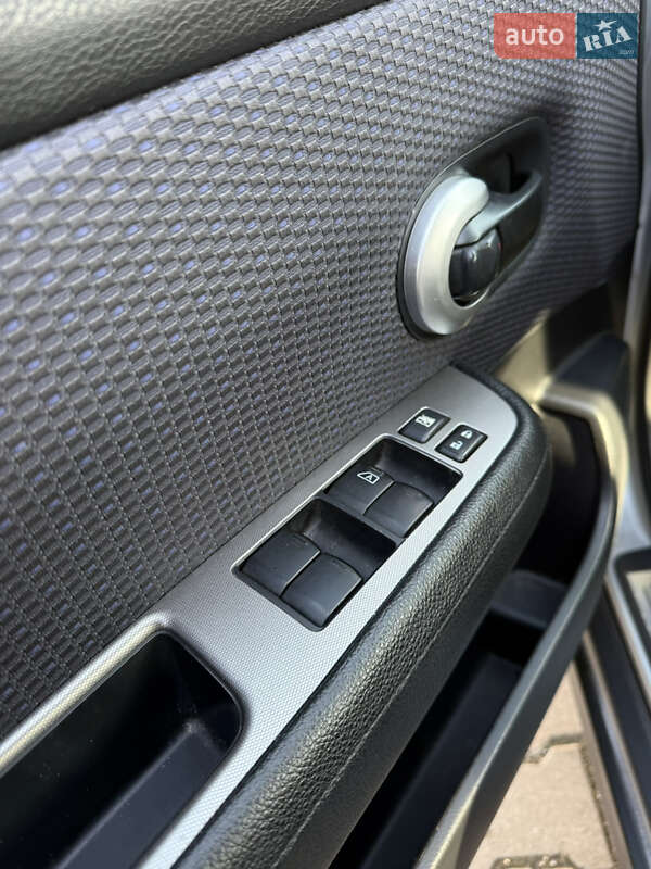 Хэтчбек Nissan TIIDA 2007 в Одессе фото 13 Хэтчбек Nissan TIIDA 2007 в Одессе