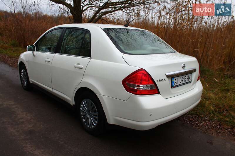 Седан Nissan TIIDA 2007 в Белой Церкви