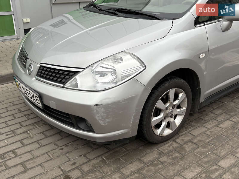 Седан Nissan TIIDA 2008 в Киеве