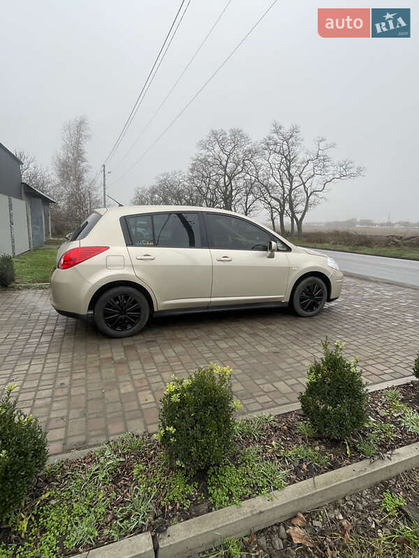 Хэтчбек Nissan TIIDA 2012 в Магдалиновке фото 6 Хэтчбек Nissan TIIDA 2012 в Магдалиновке