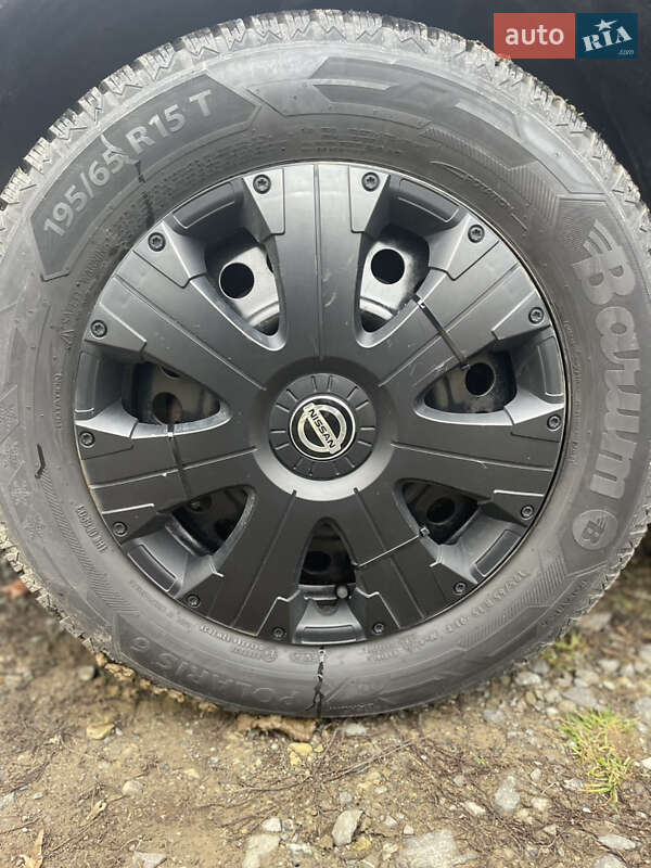 Хэтчбек Nissan TIIDA 2008 в Сваляве