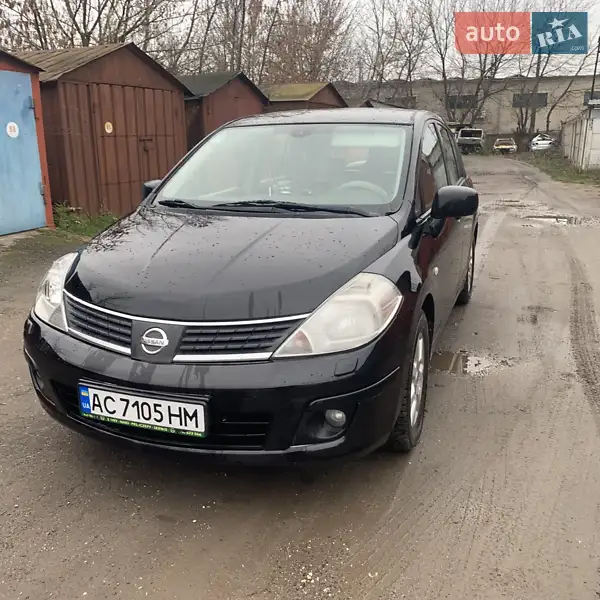 Nissan TIIDA