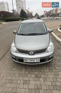 Хэтчбек Nissan TIIDA 2008 в Южном